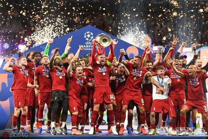 上赛季<a href=/zuqiu_zbo/liverpool/ target=_blank class=infotextkey>利物浦</a>获得了英超冠军