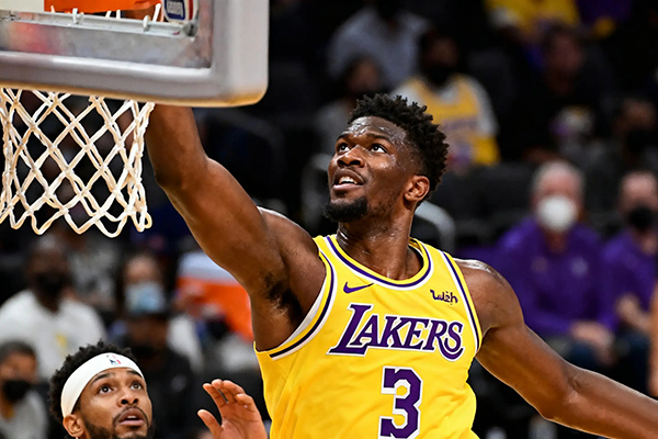 <a href=/lanqiu_zbo/lakers/ target=_blank class=infotextkey>湖人</a>季前赛首胜：艾顿26分钟砍14+8，直言要做防守锚点