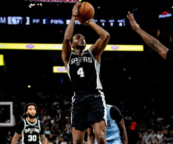 巴恩斯7记三分率<a href=/lanqiu_zbo/spurs/ target=_blank class=infotextkey>马刺</a>双杀灰熊 残阵灰熊虽败犹荣