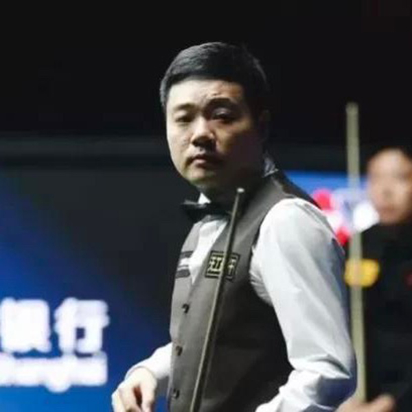 丁俊晖5-1横扫奥利弗-莱恩斯，强势挺进2025斯诺克西安大奖赛八强